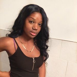 Meet your Posher, Nelie